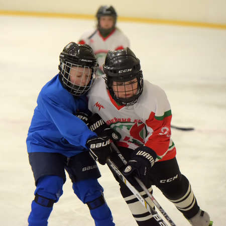 Russia, St. Petersburg 28,05,2019 Children playing hockey at the open tournament for children's hockeyのeditorial素材