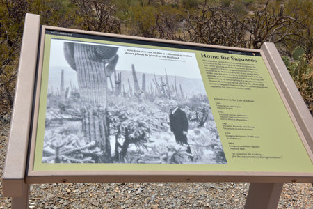 USA, Arizona, 26.06.2016 Saguaro National Park. Tourist center and tourist informationのeditorial素材