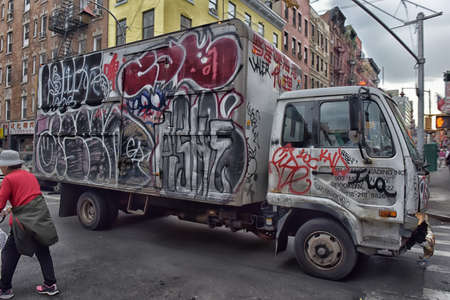 USA, New York 29.06.2006 Truck painted graffiti on a street of New Yorkのeditorial素材