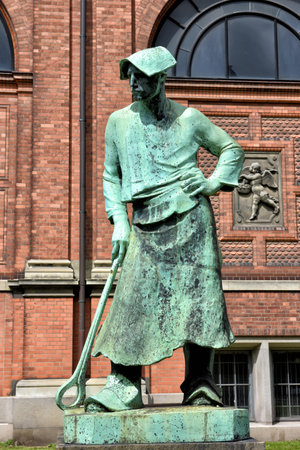 COPENHAGEN, DENMARK - 07-05-2016: Hammersmed Statue near Ny Carlsberg Glyptotek in Copenhagenのeditorial素材