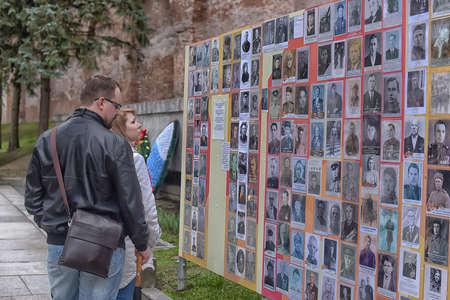 Russia, Pskov 08,05,2020 sterns with portraits of heroes of the Great Patriotic Warのeditorial素材