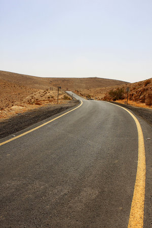 Open road in the Negev desert, Israelの写真素材