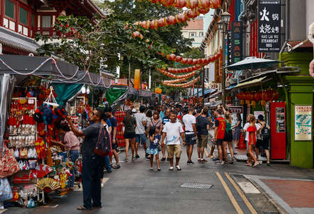 Street trade in Chinatown. 01/19/2019 Chinatown, Singapore.のeditorial素材