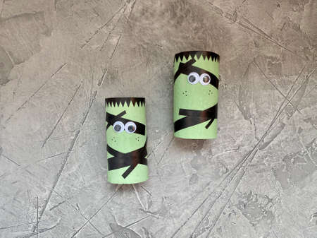 kids craft how to make a scary cute Frankenstein for Halloween.の写真素材