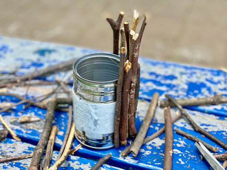 master class, how to make a vase from sticks and tin cans, kids craft