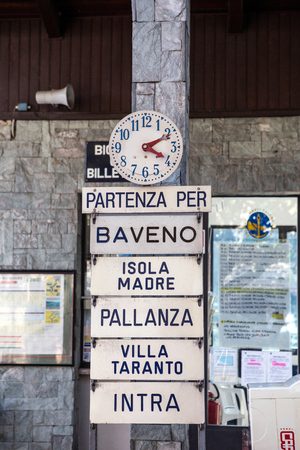 Boats sign on the Maggiore lake in Italyのeditorial素材