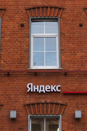 yandex logo office sign Internet search engine Russian company IT .Russia,Moscow, 19okt2021.のeditorial素材