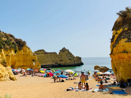 Praia da Dona Ana beach, Lagos, Algarve region, Portugal.のeditorial素材
