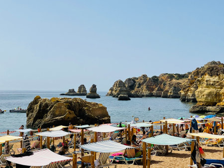 Praia da Dona Ana beach, Lagos, Algarve region, Portugal.のeditorial素材