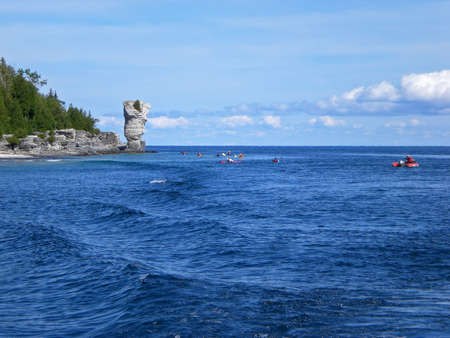 Kayaking class around Flowerpot Islandの写真素材