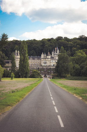 Straight road leading to ChÃ¢teau d'UssÃ© (Usse Castle), in the Loire river valleyのeditorial素材