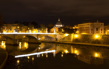 Ponte Vittorio Emanuele II, Rome, Italyのeditorial素材
