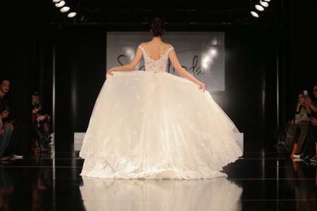 ISTANBUL, TURKEY - JANUARY 31, 2016: A model showcases one of the latest creations of Seren Moda during Weeding Fair.のeditorial素材