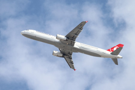 ISTANBUL, TURKEY - OCTOBER 08, 2016: Turkish Airlines Airbus A321-231 (CN 3350) takes off from Istanbul Ataturk Airport. THY is the flag carrier of Turkey with 334 fleet size and 292 destinationsのeditorial素材
