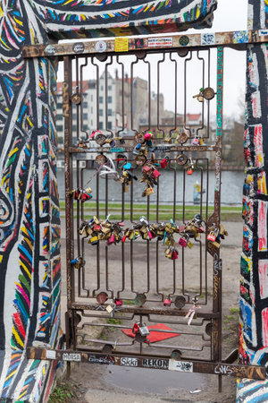 BERLIN, GERMANY - DECEMBER 16, 2017: Mural painted over Berlin Wall in East Side Gallery where the largest open air gallery in the worldのeditorial素材