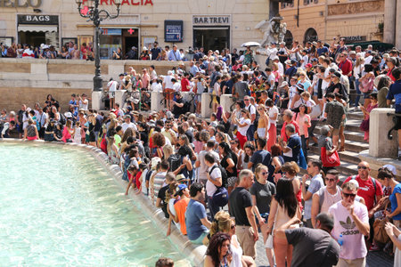 ROME, ITALY - AUGUST 21, 2018: People around Fontana di Trevi â Trevi Fountain where the most populer destination in Rome.のeditorial素材