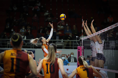 ISTANBUL, TURKEY - SEPTEMBER 09, 2021: Galatasaray vs PTT Sultans League match in Burhan Felek Sport Hallのeditorial素材