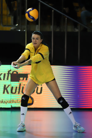 ISTANBUL, TURKEY - FEBRUARY 20, 2022: Meryem Boz warming up during Vakifbank vs Mert Grup Sigorta Turkish Sultans League match in Vakifbank Sport Hallのeditorial素材