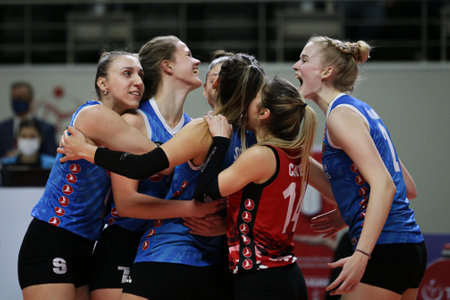 ISTANBUL, TURKEY - MARCH 20, 2022: Turk Hava Yollari players celebrating score point during Mert Grup Sigorta Turkish Sultans League match in Burhan Felek Sport Hallのeditorial素材