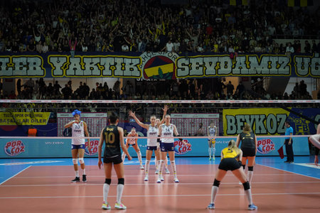 ISTANBUL, TURKEY - MAY 09, 2022: Players in Fenerbahce Opet vs Vakifbank Turkish Sultans League Playoff Final match in Burhan Felek Sport Hallのeditorial素材