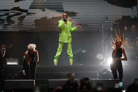 ISTANBUL, TURKIYE - JUNE 11, 2022: Turkish singer Hande Yener concert in Kurucesme Arenaのeditorial素材