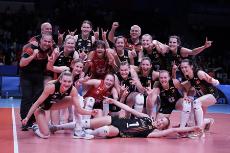 ANKARA, TURKIYE - JUNE 04, 2022:  Belgium players posing after Thailand VNL Pool match in Ankara Arenaのeditorial素材