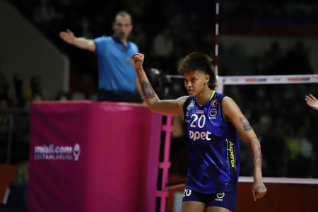 ISTANBUL, TURKEY - FEBRUARY 07, 2022: Melissa Vargas in Turkish Airlines vs Fenerbahce Opet Turkish Sultans League match in Burhan Felek Sport Hallのeditorial素材