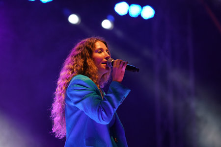 ISTANBUL, TURKIYE - JUNE 24, 2022: Turkish singer Irmak Arici concert in Pendikのeditorial素材