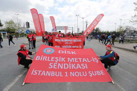 ISTANBUL, TURKEY - MAY 01, 2022: People march in International Workers Dayのeditorial素材