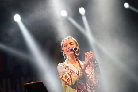 ISTANBUL, TURKIYE - AUGUST 13, 2022: Turkish singer Oyku Gurman concert in Pendikのeditorial素材