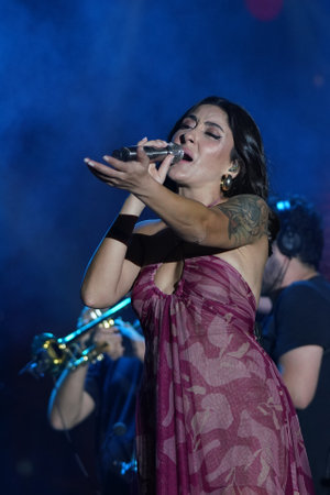 iSTANBUL, TURKIYE - SEPTEMBER 16, 2022: Turkish singer Melek Mosso concert in Atasehir Festのeditorial素材