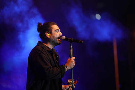 ISTANBUL, TURKIYE - SEPTEMBER 16, 2022: Turkish singer Selcuk Balci concert in Atasehir Festのeditorial素材