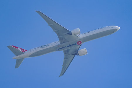 ISTANBUL, TURKIYE - MAY 01, 2023: Turkish Airlines Boeing 777-3F2ER (44127) landing to Istanbul International Airportのeditorial素材
