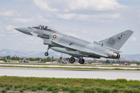 KONYA, TURKIYE - MAY 09, 2023: Qatar Air Force Eurofighter Typhoon EF2000 (MS006) landing to Konya Airport during Anatolian Eagle Air Force Exerciseのeditorial素材