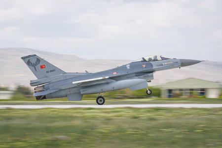 KONYA, TURKIYE - MAY 09, 2023: Turkish Air Force Lockheed Martin F-16C Fighting Falcon (4R-102) landing to Konya Airport during Anatolian Eagle Air Force Exerciseのeditorial素材