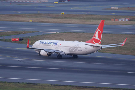 ISTANBUL, TURKIYE - JUNE 21, 2023: Turkish Airlines Boeing 737-8F2 (60016) landing to Istanbul International Airportのeditorial素材