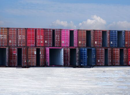 Container Arranged in two layers Friends waiting to wash And recycleの写真素材