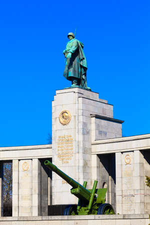 Soviet War Memorial in Berlin Tiergarten, Germany. Monument Of Soviet Soldiersのeditorial素材