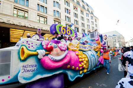 DUSSELDORF, GERMANY - MARCH 13, 2016: Shot at Carnival parade in city center on march 13, 2016 Dusseldorf, Germanyのeditorial素材