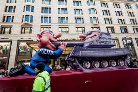 DUSSELDORF, GERMANY - MARCH 13, 2016: Shot at Carnival parade in city center on march 13, 2016 Dusseldorf, Germanyのeditorial素材
