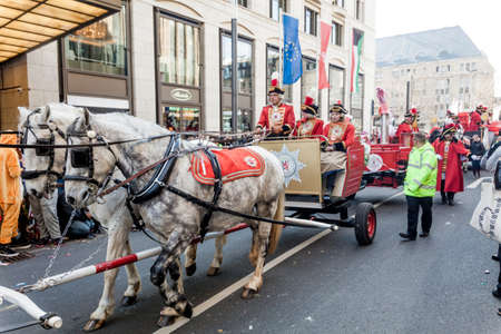 DUSSELDORF, GERMANY - MARCH 13, 2016: Shot at Carnival parade in city center on march 13, 2016 Dusseldorf, Germanyのeditorial素材