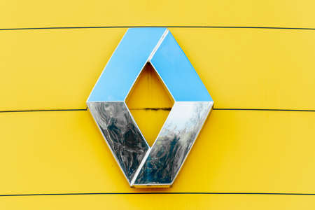 GERMANY, MOENCHENGLADBACH -APRIL 16, 2017: Logotype of Renault corporation. Renault dealership logoのeditorial素材