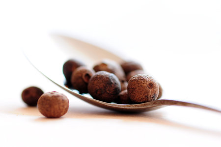 He teaspoon whole allspiceの写真素材