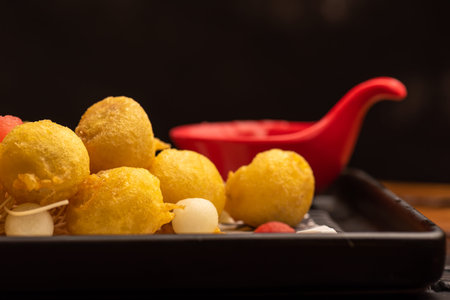 Traditional Chinese banquet dishes, fried glutinous rice balls