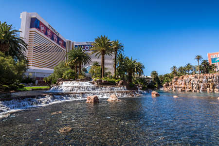 Las Vegas, US - April 26, 2018: Fountains and the famous Mirage hotel in Las Vegas as seen on a sunny dayのeditorial素材