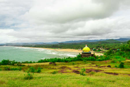 mountain top view of sea shore with clouded sky image is taken at gokarna karnataka india.の写真素材