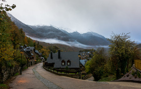 Typical village of the Pyrenees, where the first snowfalls are already falling in autumn.の写真素材