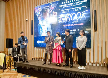 HONG KONG, HONG KONG SAR - NOVEMBER 29, 2018: Gala premiere public event before "100 days - Home stay" Thai movie first show in Hong Kong. Cherprang Areekul, a member of BNK48 Thai Idol music band, is one of the actresses.のeditorial素材