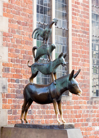 Bremen Town Musicians, a bronze sculpture by Gerhard Marcks erected in 1953 at the Bremen Town Hallのeditorial素材