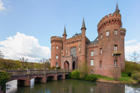 Hau, Germany: neo-gothic moated Castle Moylandのeditorial素材